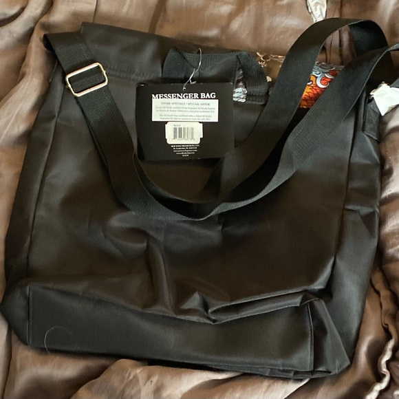 Brand new Don Ed Hardy designs messenger bag. - Picture 8 of 10